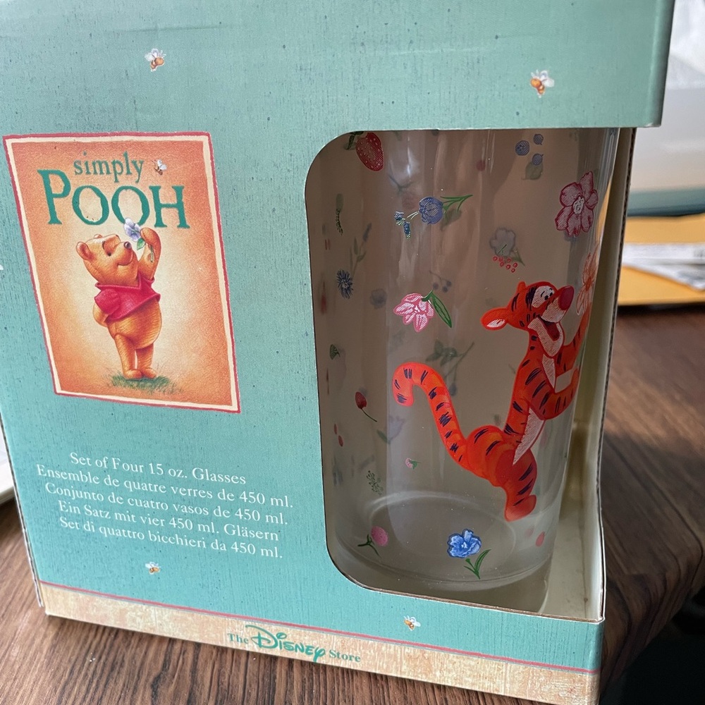 Simply Pooh set of 4 never opened 15oz glasses